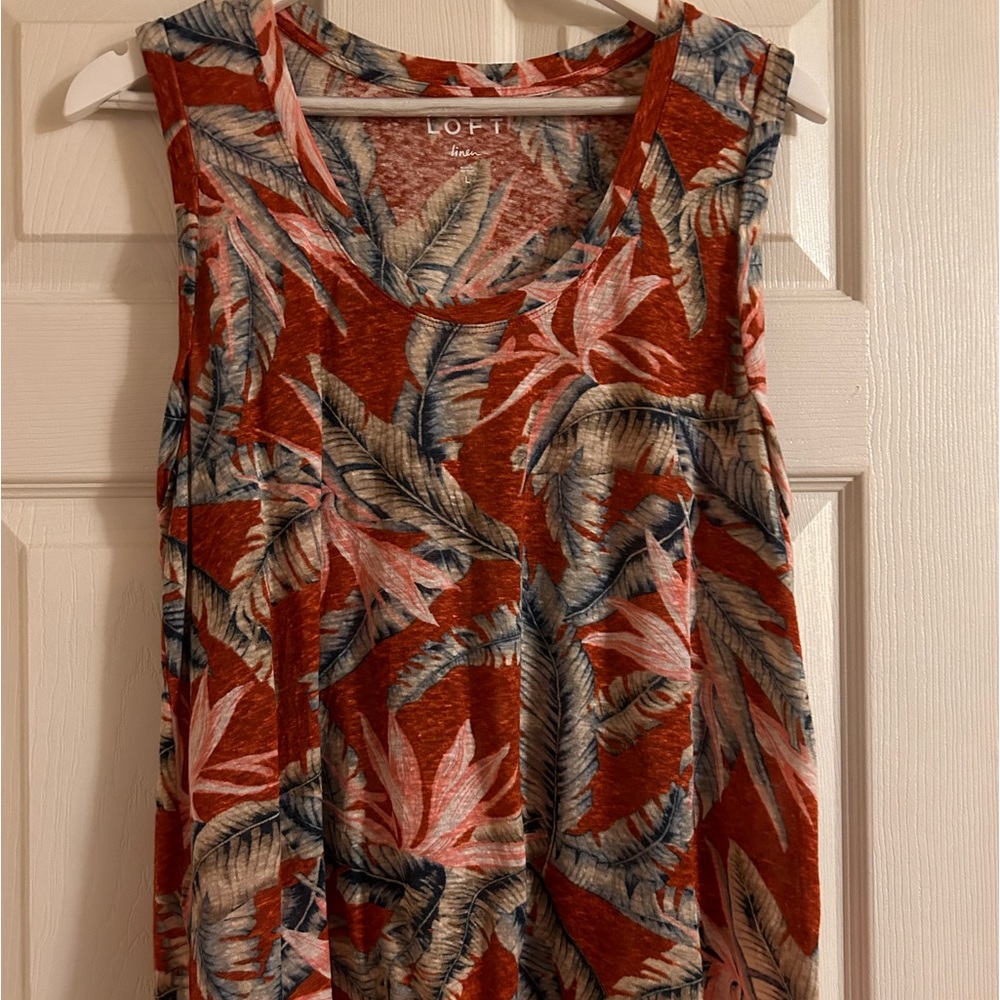 Loft. L. Linen. Sleeveless tee. Floral.
